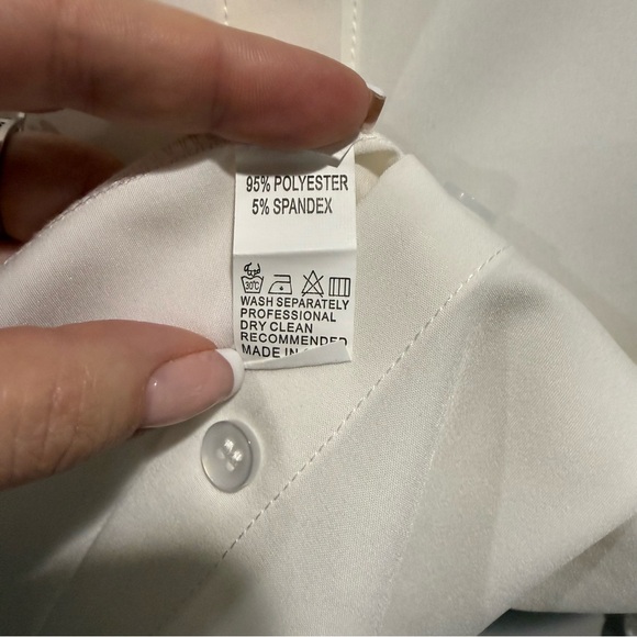 NWOT White Blouse | statement lace sleeves | Button up | De Supreso Designer - Picture 5 of 5